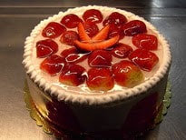 9-12 Kişilik Çilekli Yaş Pasta